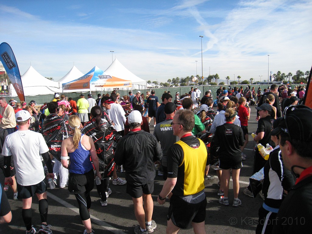 Las Vegas 2010 - Marathon 0981.JPG - The 2010 Las Vegas Fire - Ice and Sweat Tour. Half Marathon, Red Rock Canyon, Casinos, Valley of Fire.... and buffets!